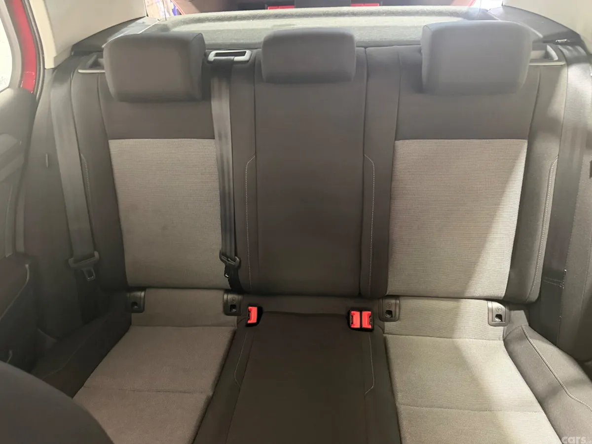 Volkswagen Golf Hatchback, Petrol, 2014, Red