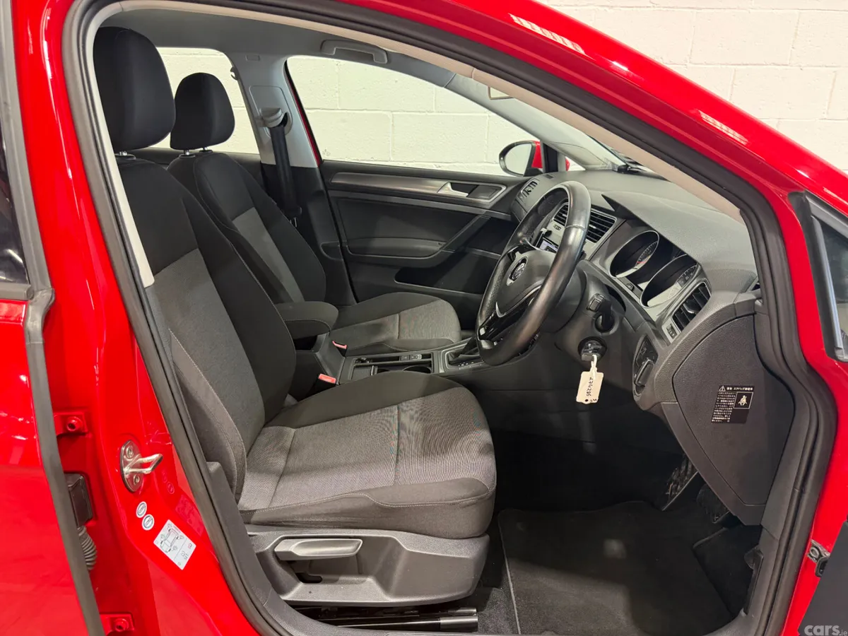 Volkswagen Golf Hatchback, Petrol, 2014, Red