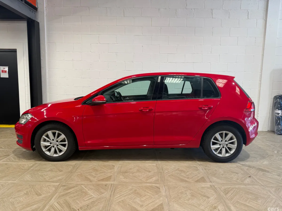 Volkswagen Golf Hatchback, Petrol, 2014, Red