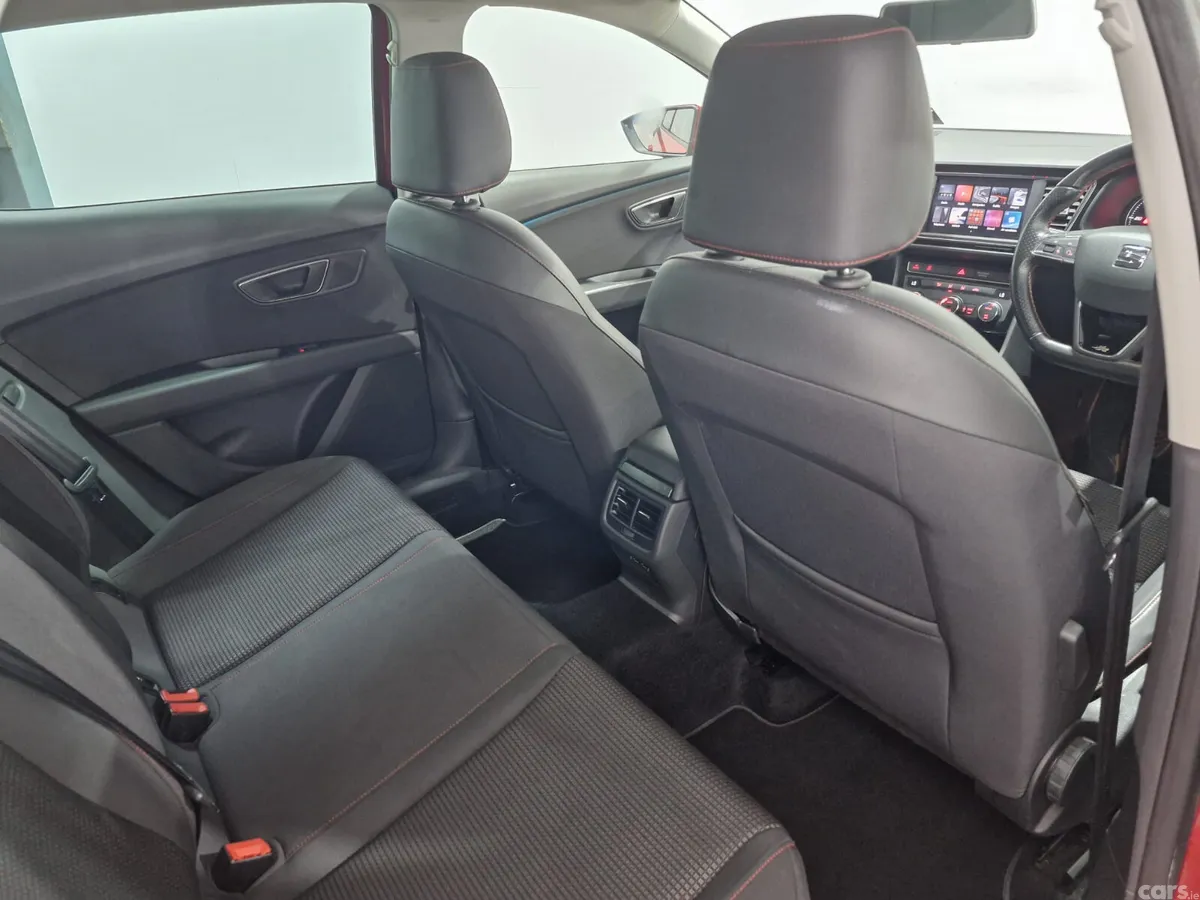SEAT Leon Hatchback, Diesel, 2018, Red