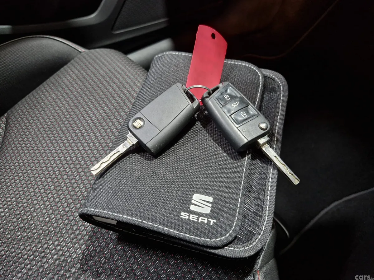 SEAT Leon Hatchback, Diesel, 2018, Red