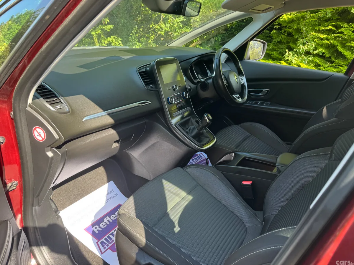 Renault Grand Scenic MPV, Diesel, 2019, Red