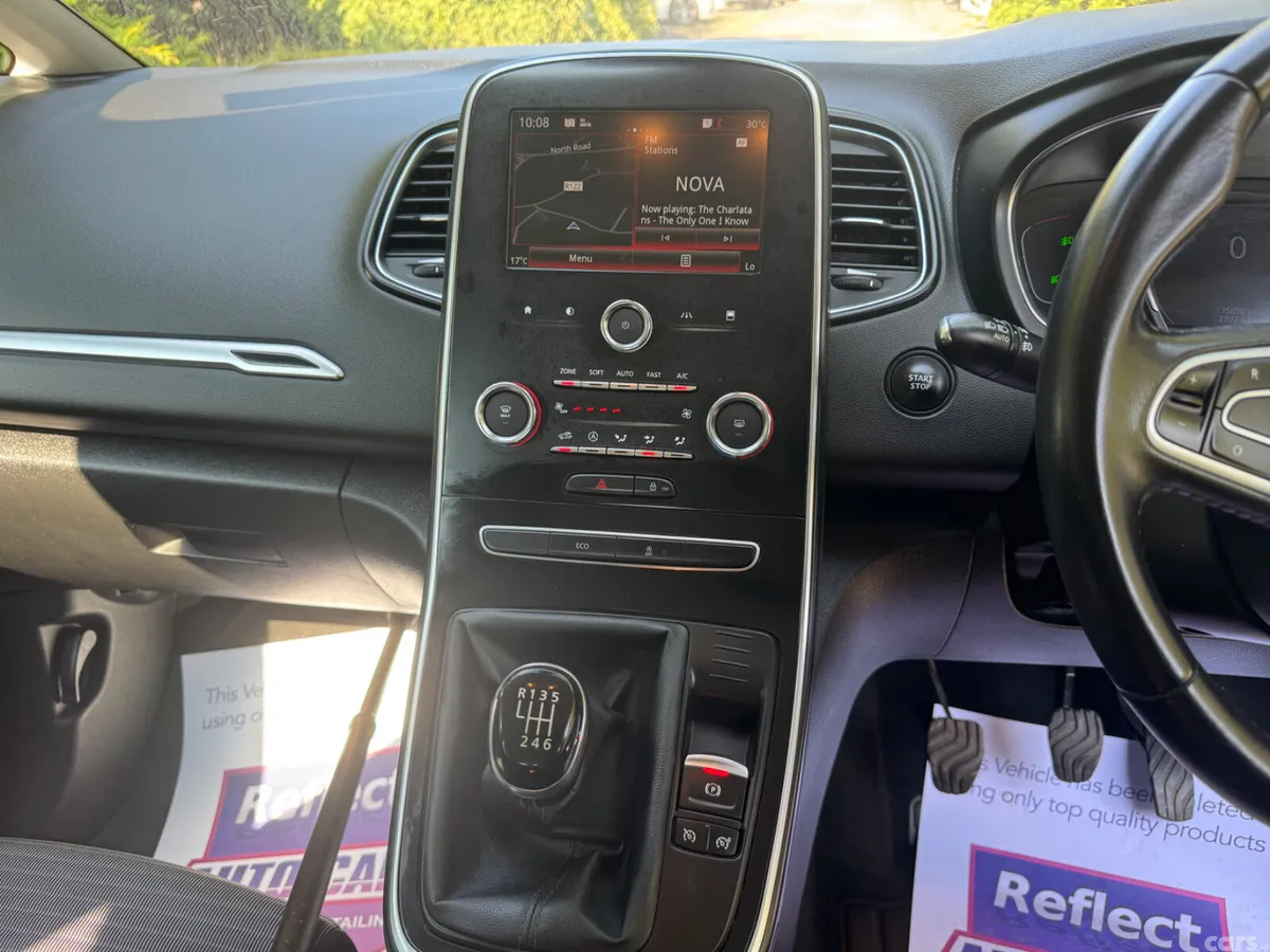 Renault Grand Scenic MPV, Diesel, 2019, Red