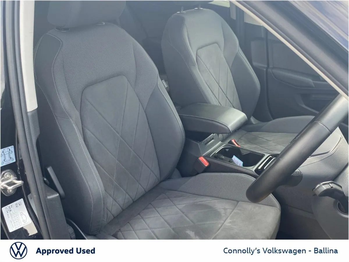 Volkswagen Golf Estate, Petrol, 2023, Black