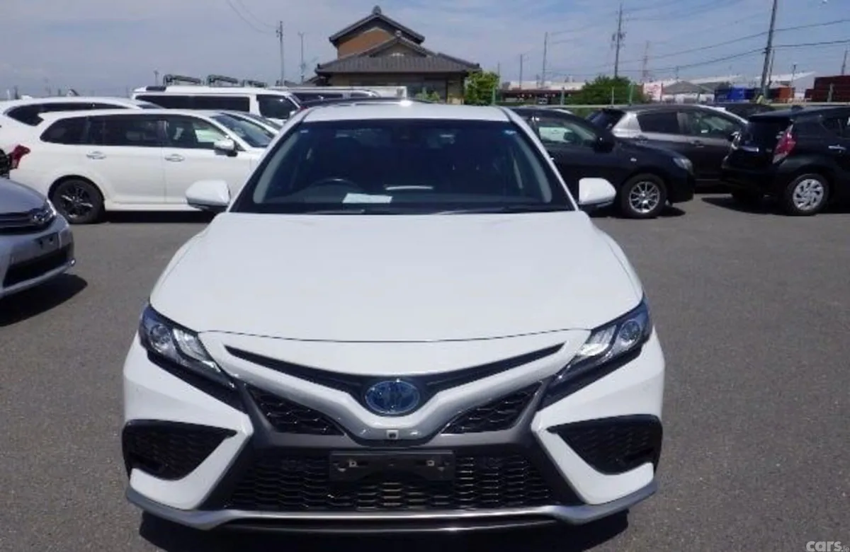 Toyota Camry Saloon, Petrol Hybrid, 2021, White