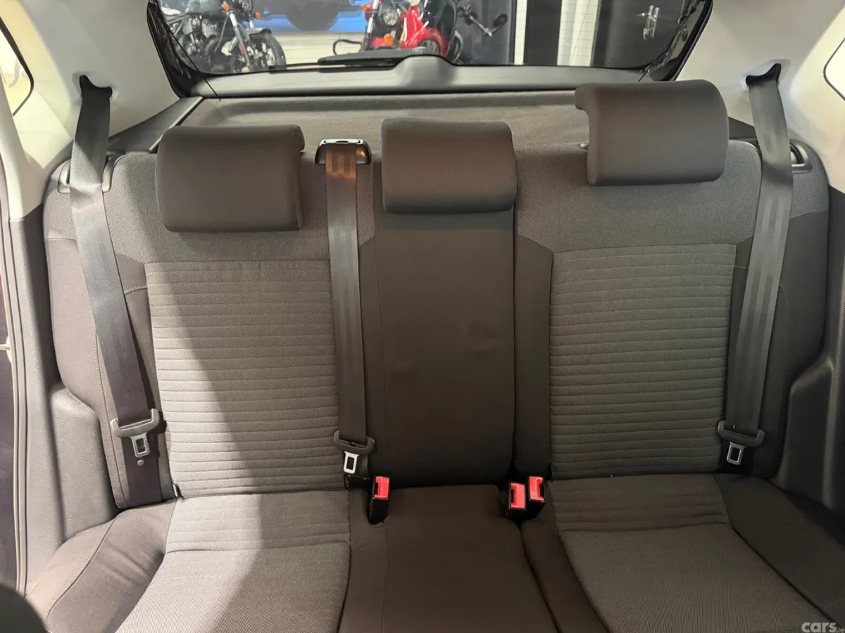 Volkswagen Polo Hatchback, Petrol, 2013, Black
