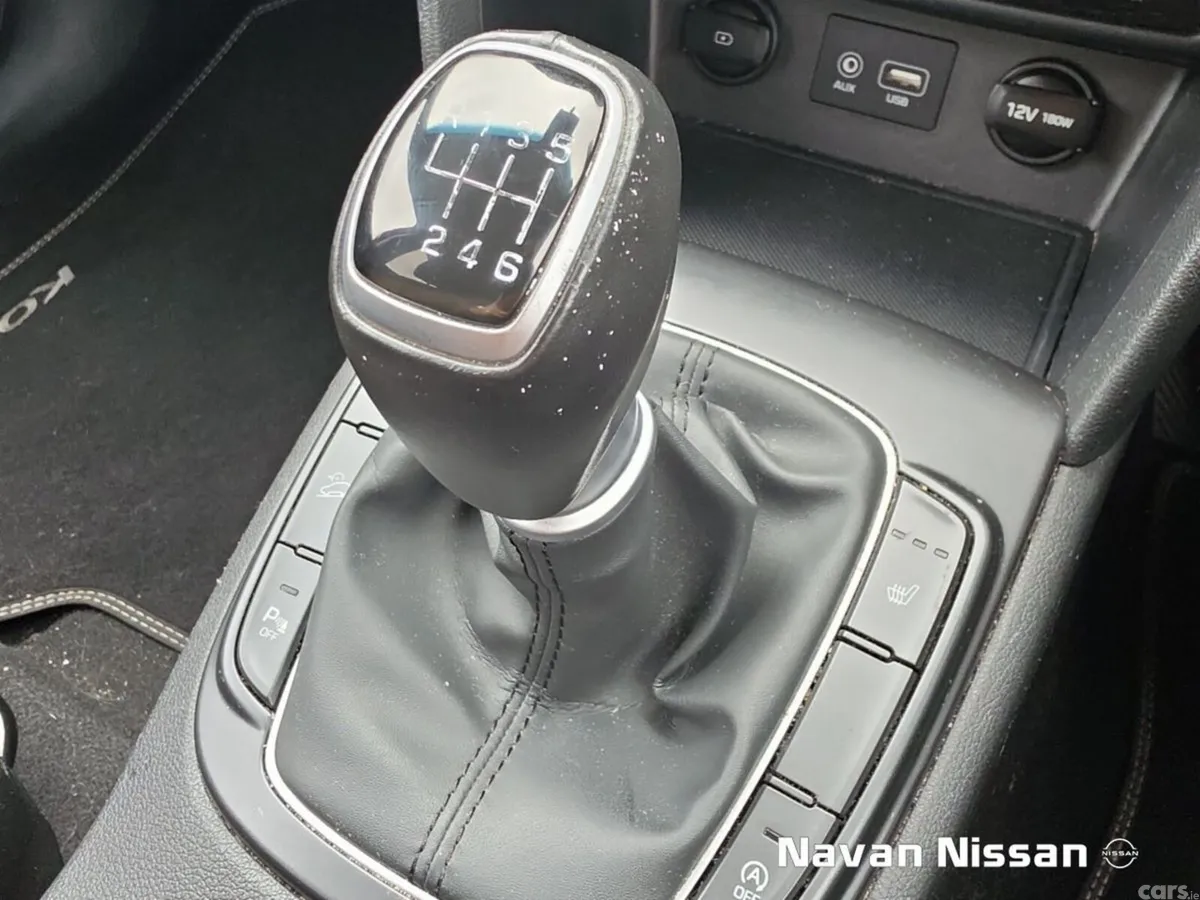 Hyundai KONA MPV, Petrol, 2019, Red