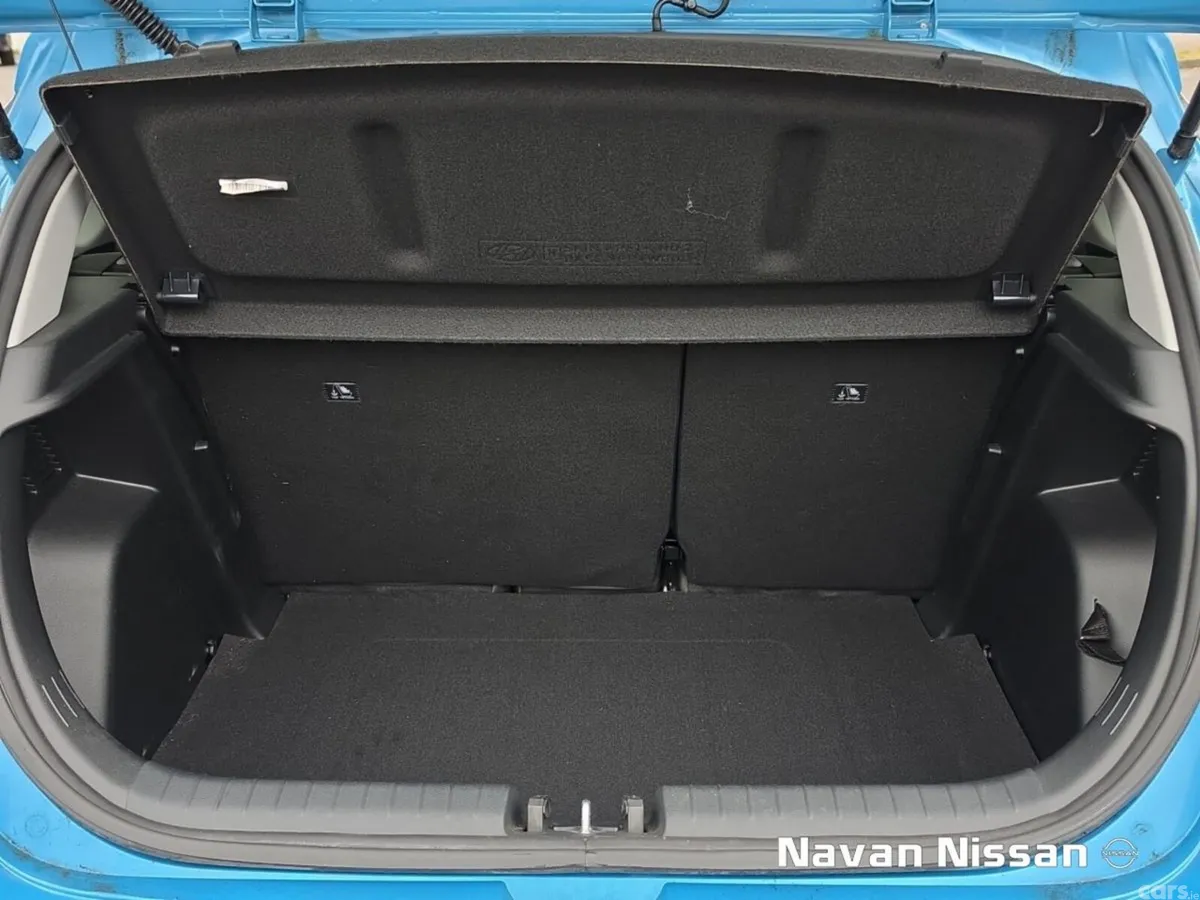Hyundai i20 Hatchback, Petrol, 2023, Blue