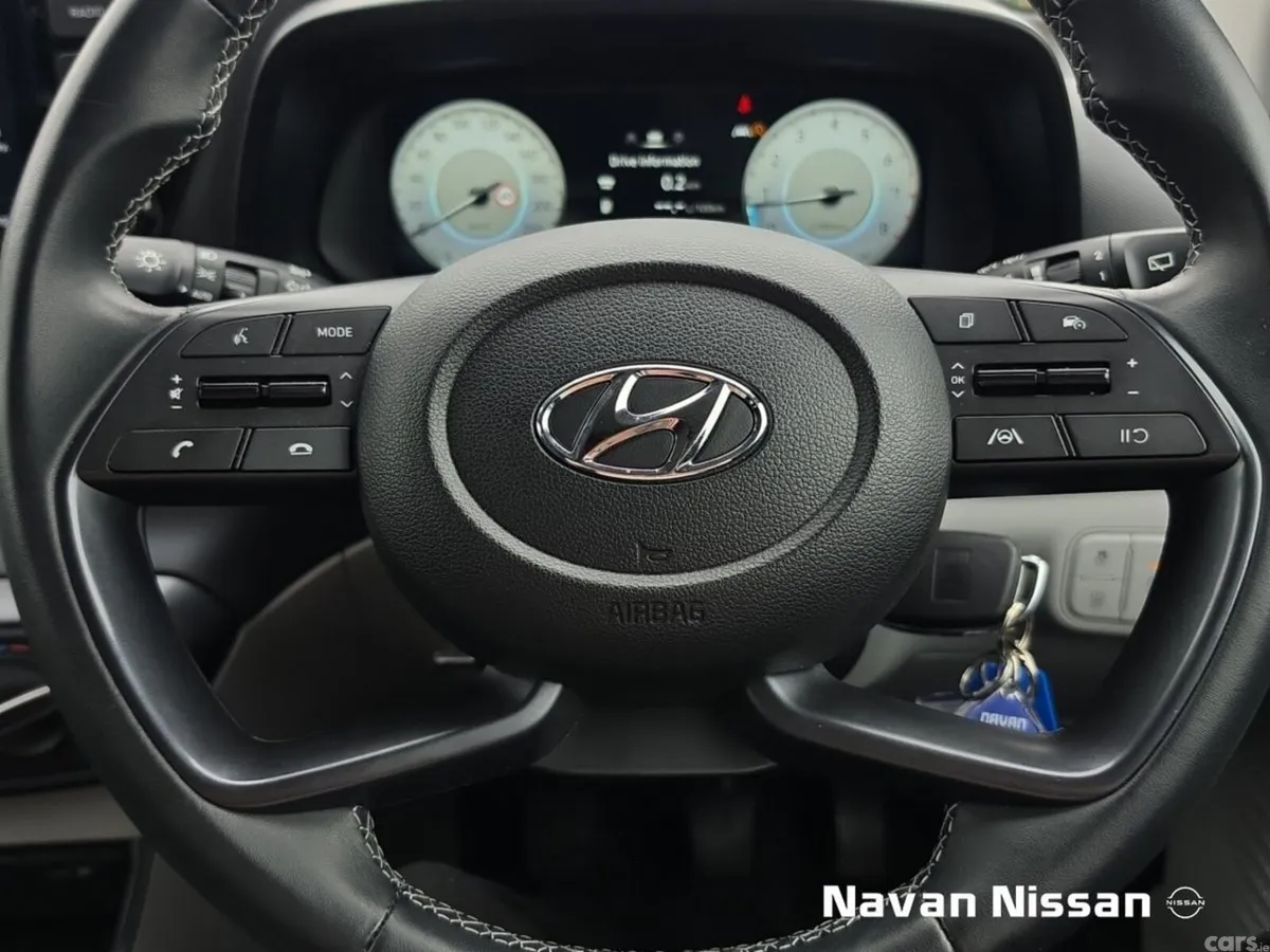 Hyundai i20 Hatchback, Petrol, 2023, Blue