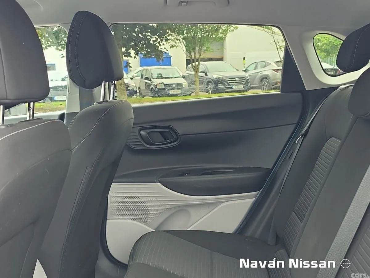 Hyundai i20 Hatchback, Petrol, 2023, Blue