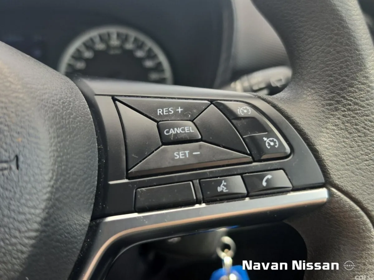 Nissan Juke SUV, Petrol, 2022, Red