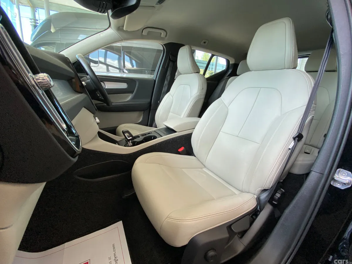 Volvo XC40 Estate, Diesel, 2020, Black