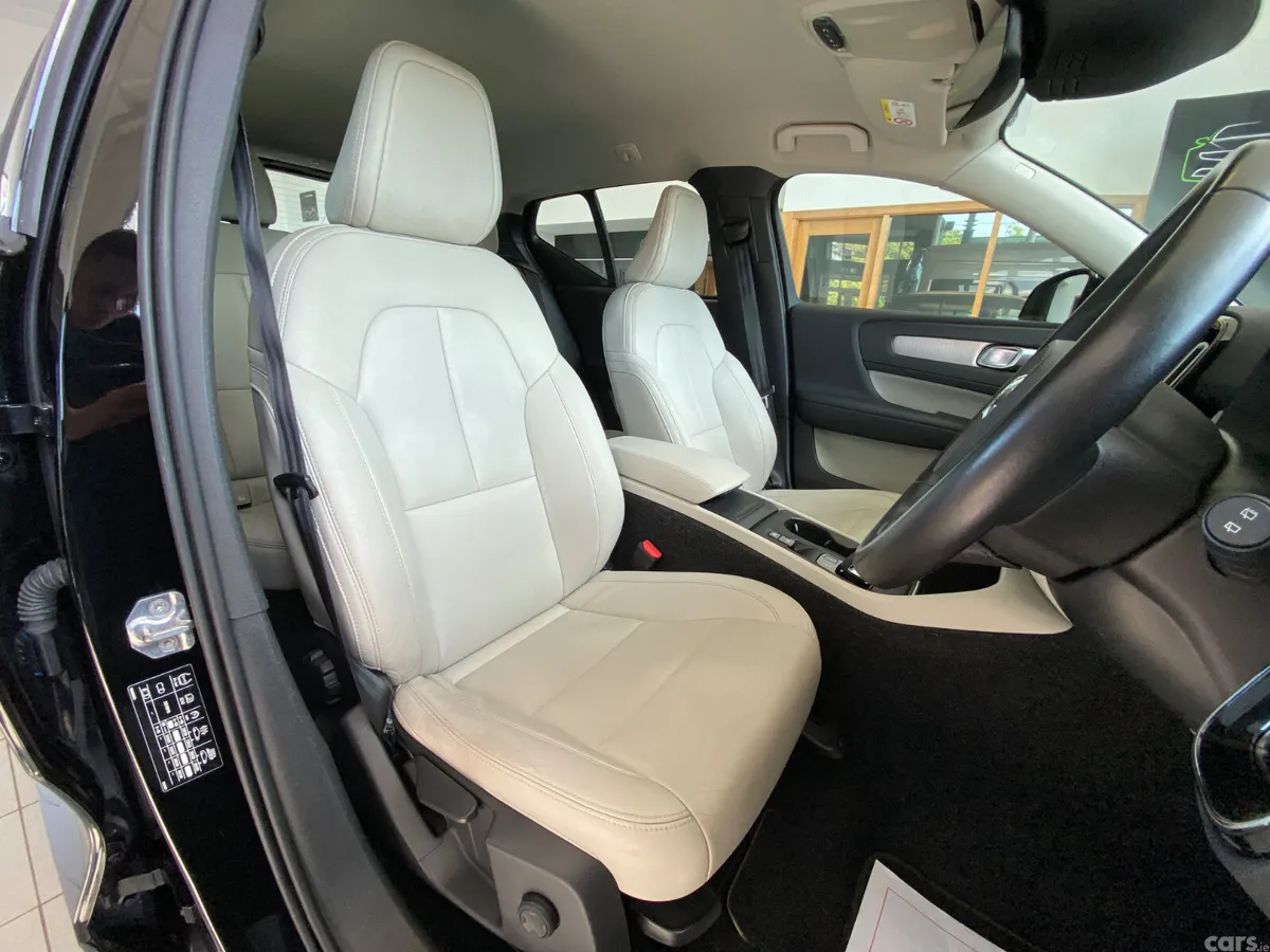 Volvo XC40 Estate, Diesel, 2020, Black