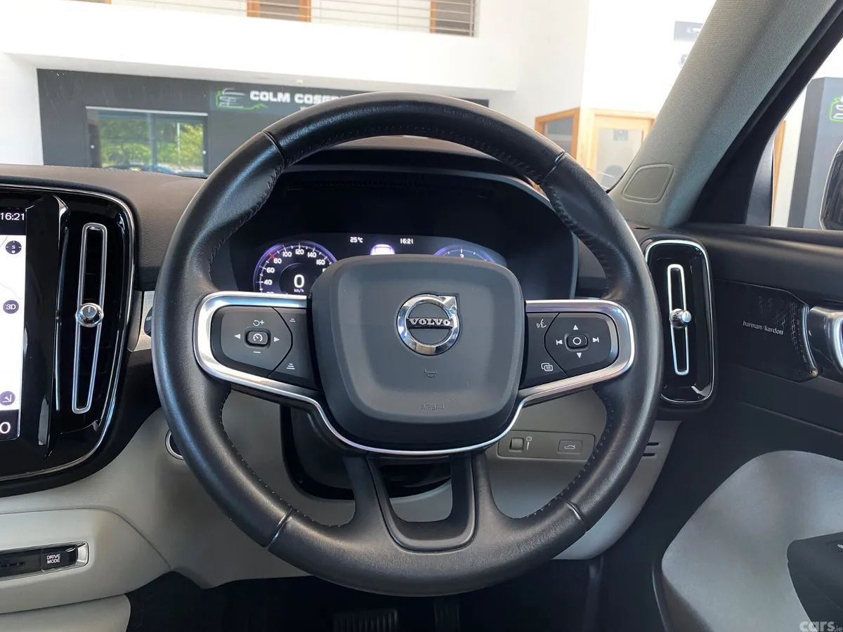 Volvo XC40 Estate, Diesel, 2020, Black
