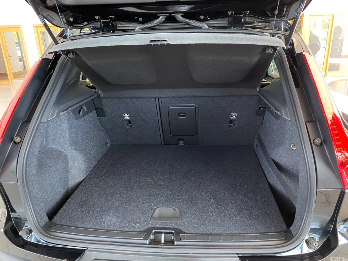 Volvo XC40 Estate, Diesel, 2020, Black