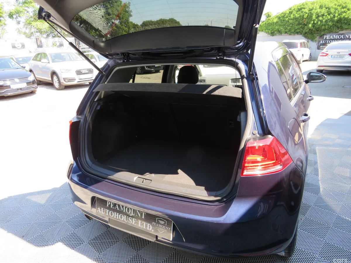 Volkswagen Golf Hatchback, Petrol, 2017, Blue