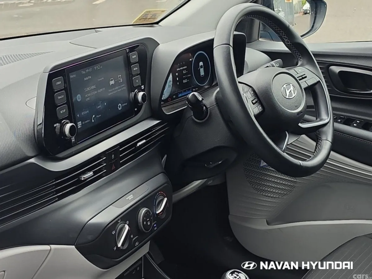 Hyundai i20 Hatchback, Petrol, 2023, Blue