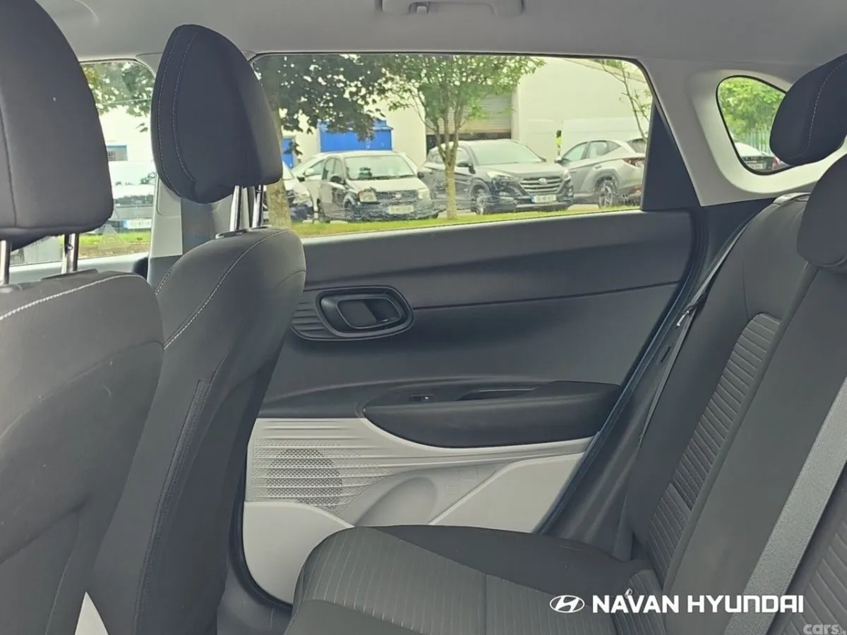 Hyundai i20 Hatchback, Petrol, 2023, Blue