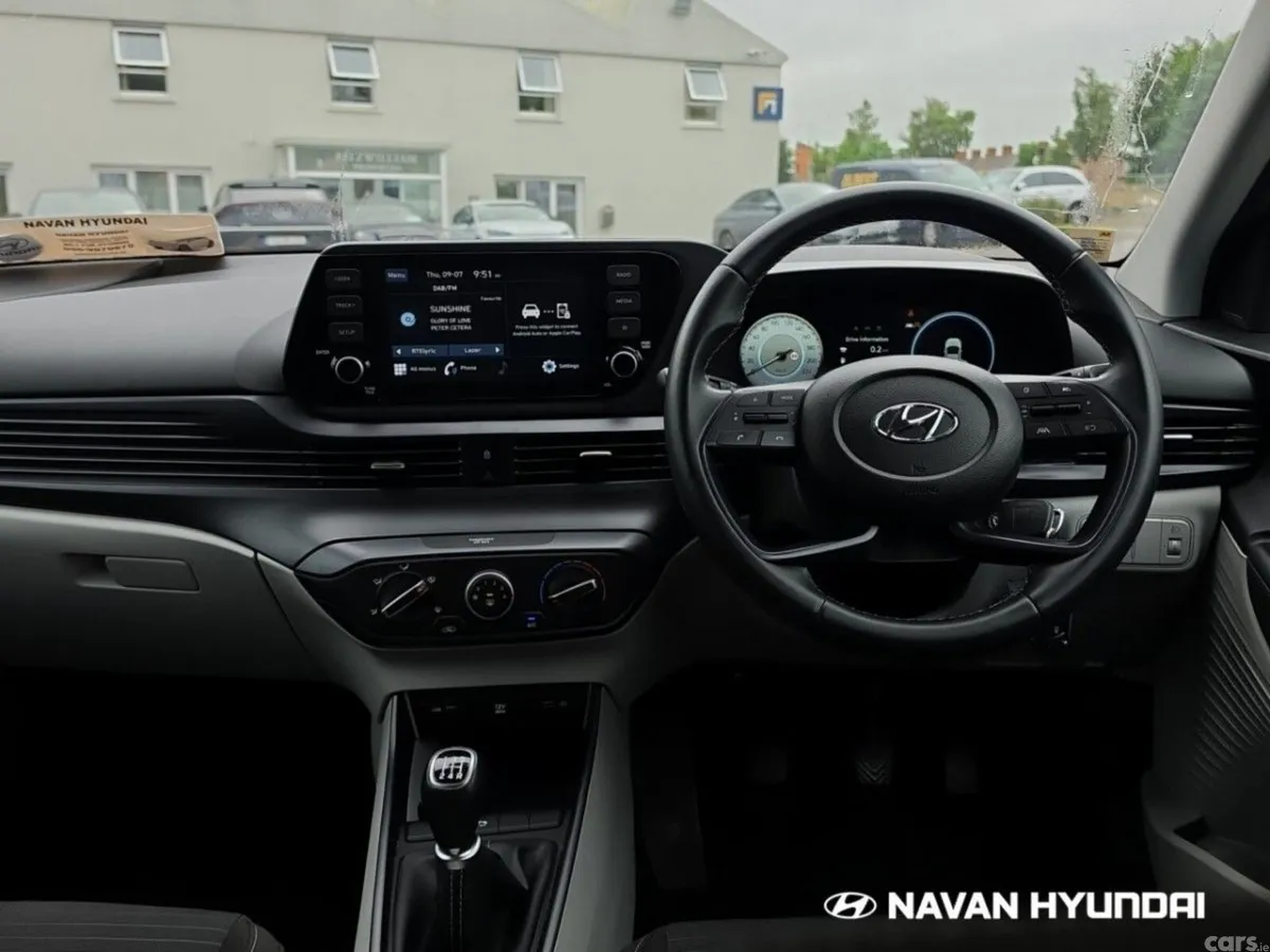 Hyundai i20 Hatchback, Petrol, 2023, Blue