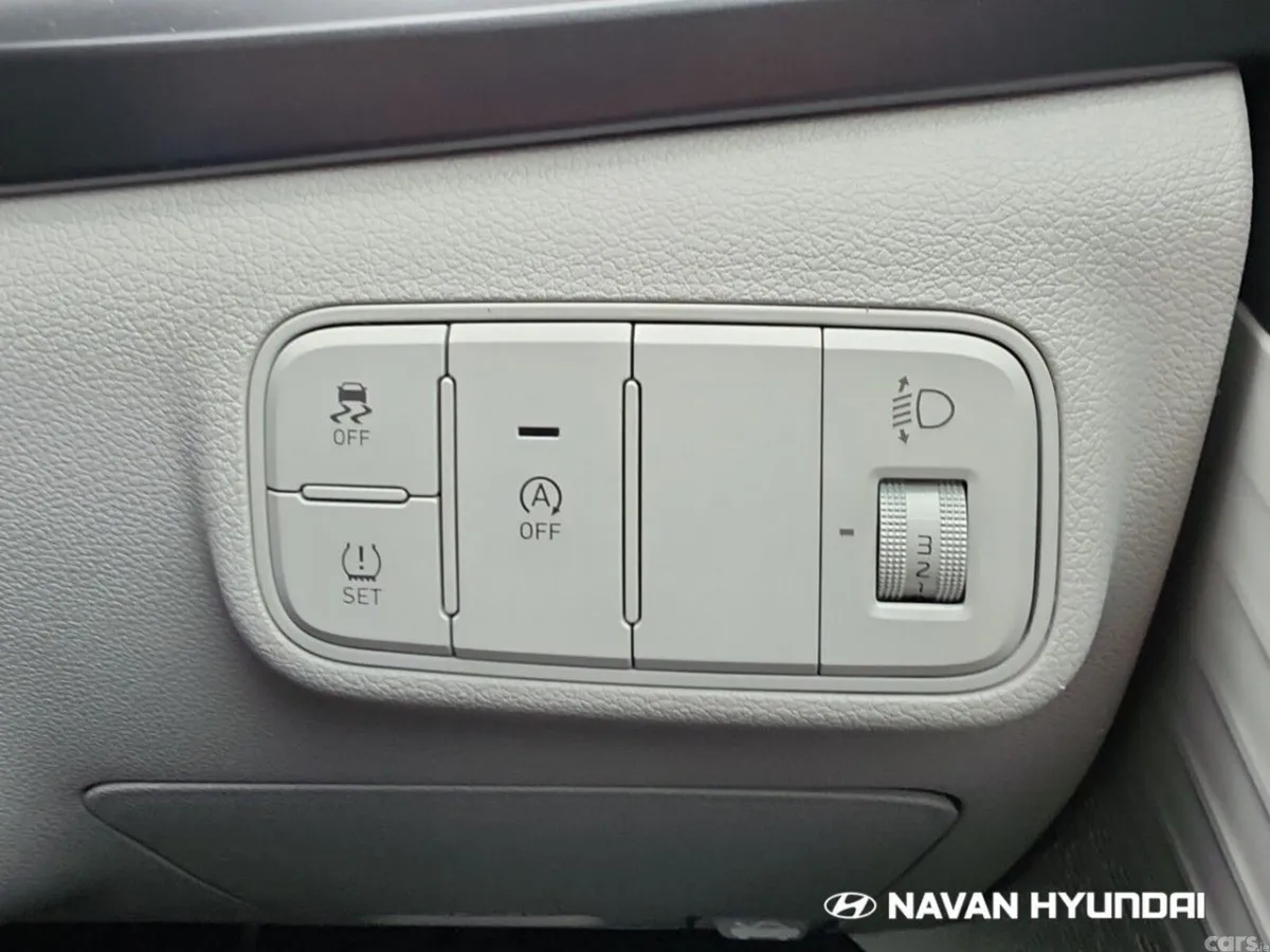 Hyundai i20 Hatchback, Petrol, 2023, Blue