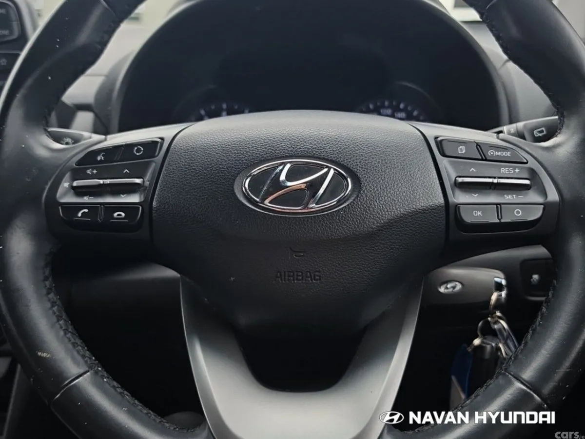 Hyundai KONA MPV, Petrol, 2019, Red
