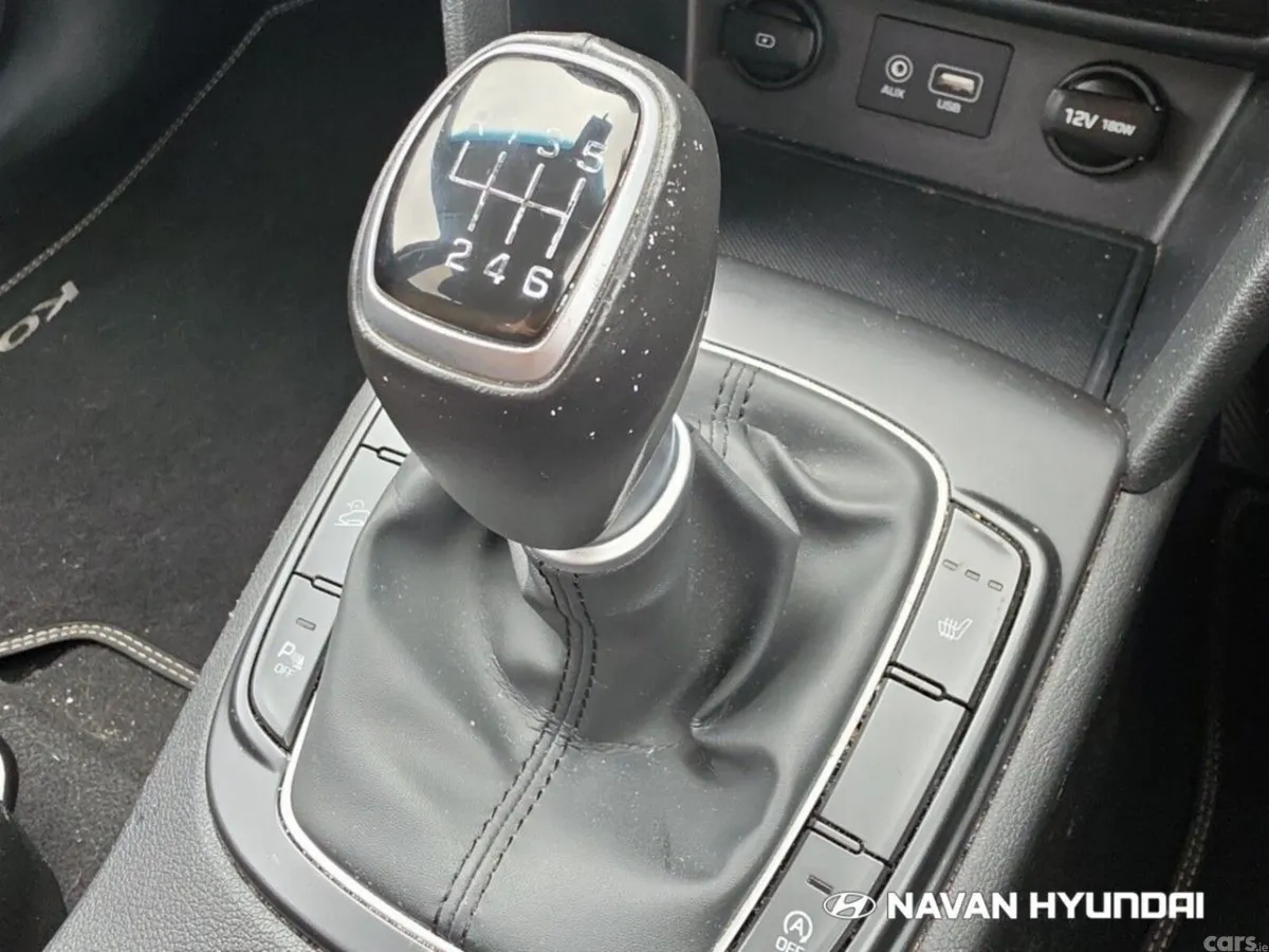 Hyundai KONA MPV, Petrol, 2019, Red