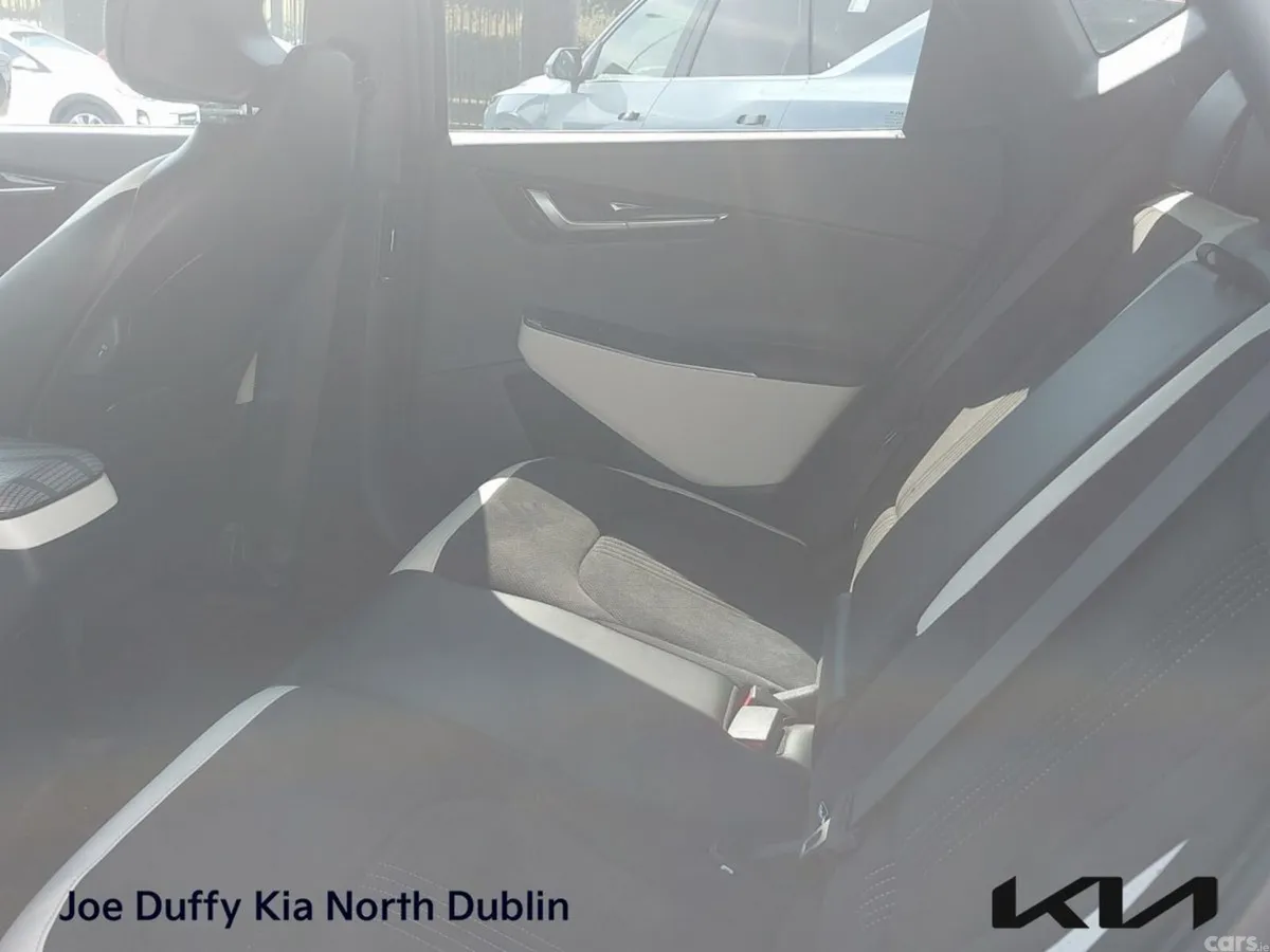 Kia EV6 MPV, Electric, 2022, Blue