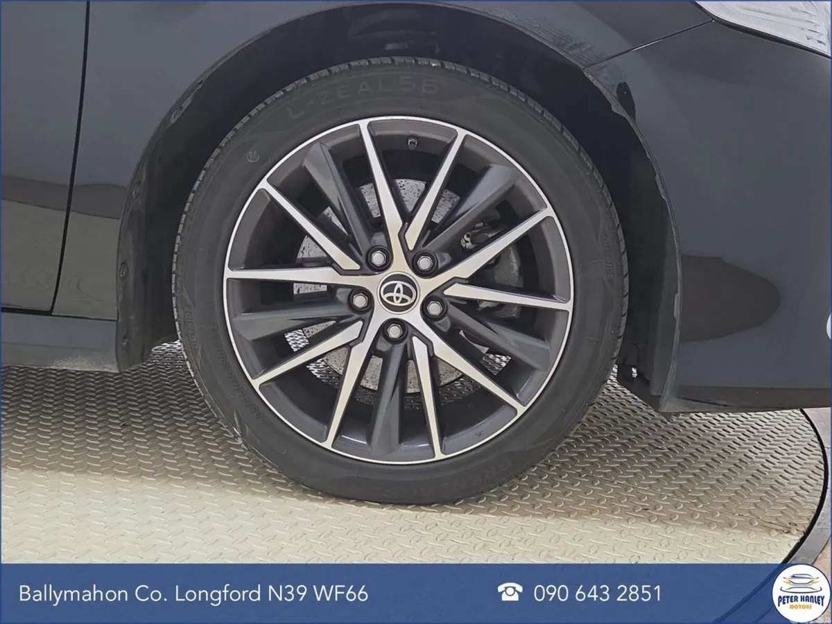 Toyota Camry Saloon, Petrol Hybrid, 2024, Black