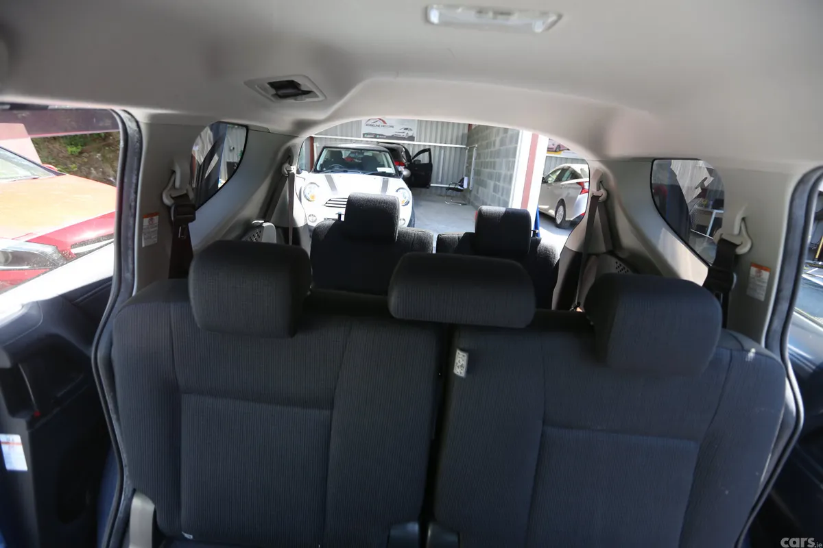 Toyota Sienta MPV, Petrol Hybrid, 2017, Blue