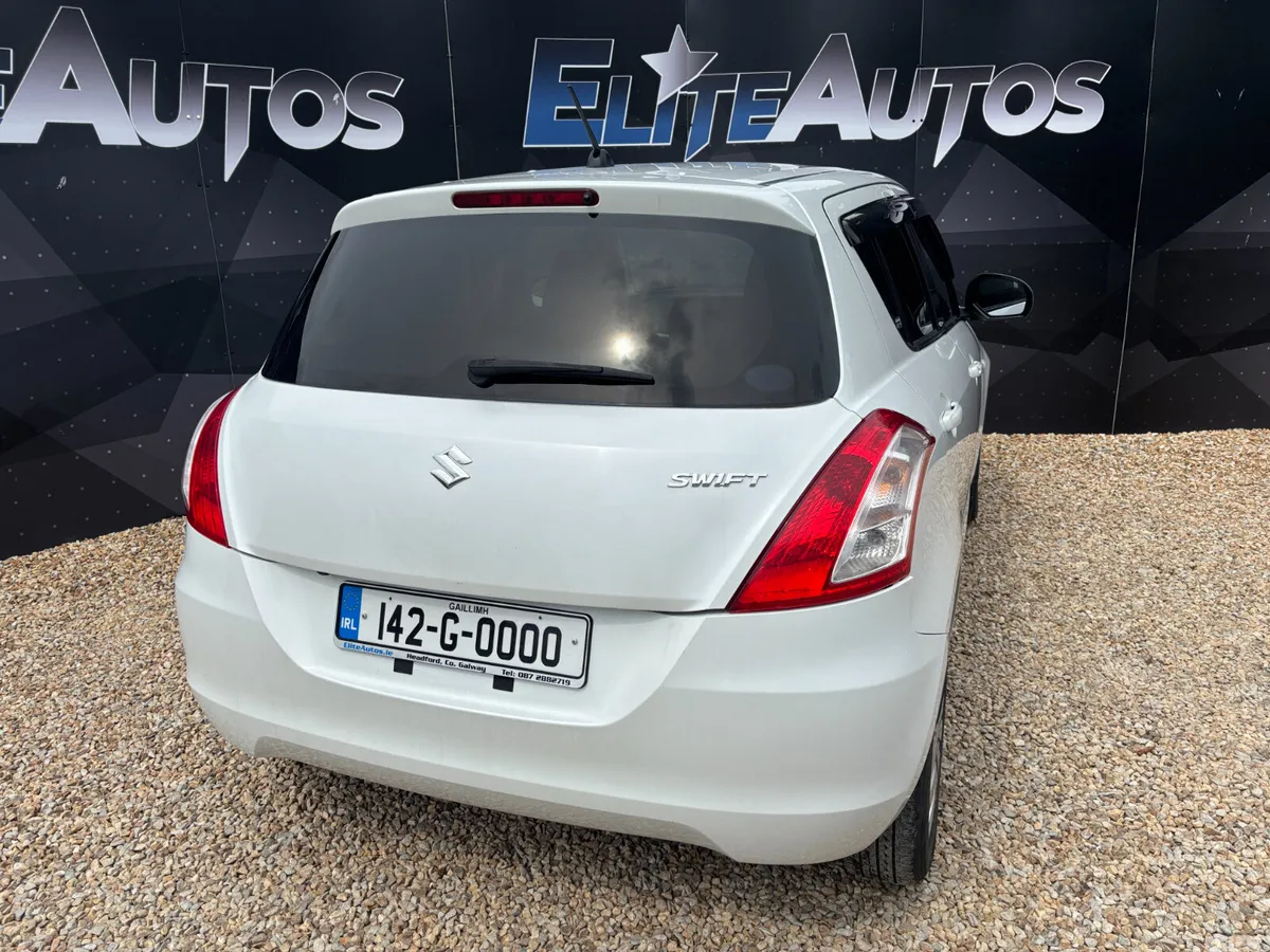 Suzuki Swift Hatchback, Petrol, 2014, White
