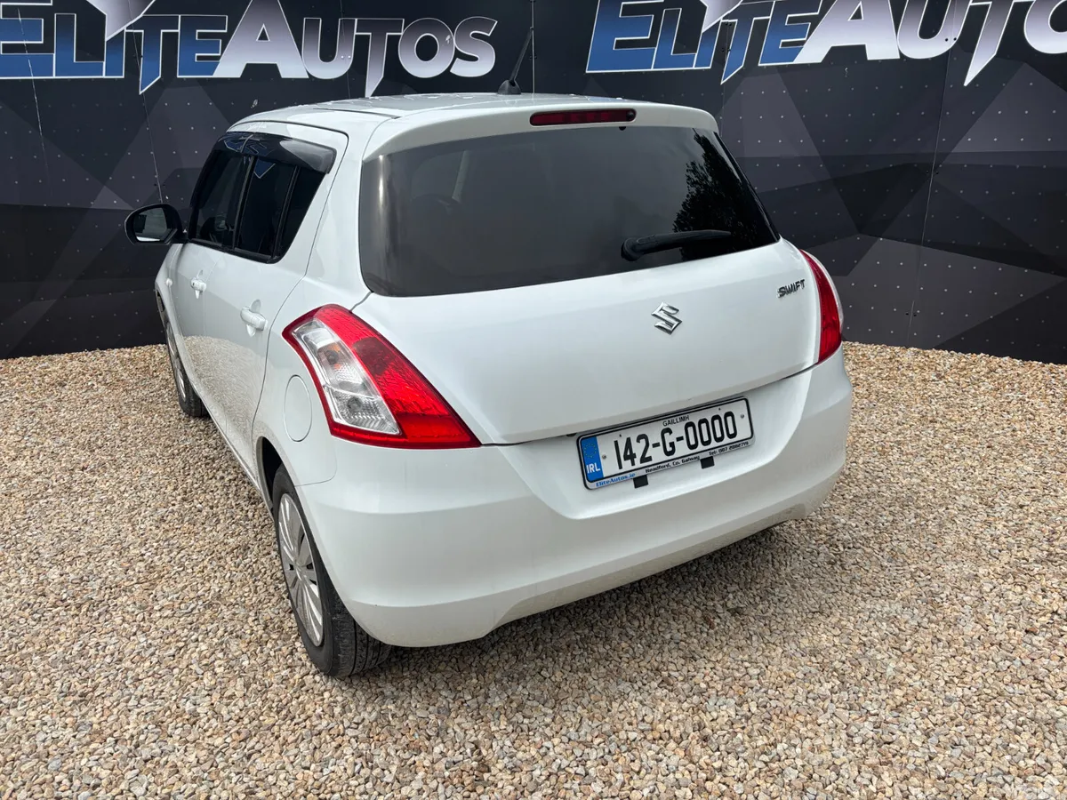 Suzuki Swift Hatchback, Petrol, 2014, White