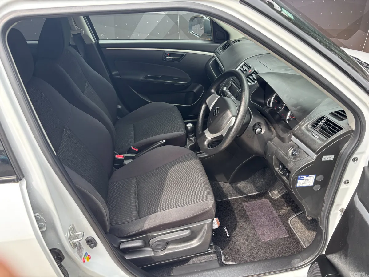Suzuki Swift Hatchback, Petrol, 2014, White