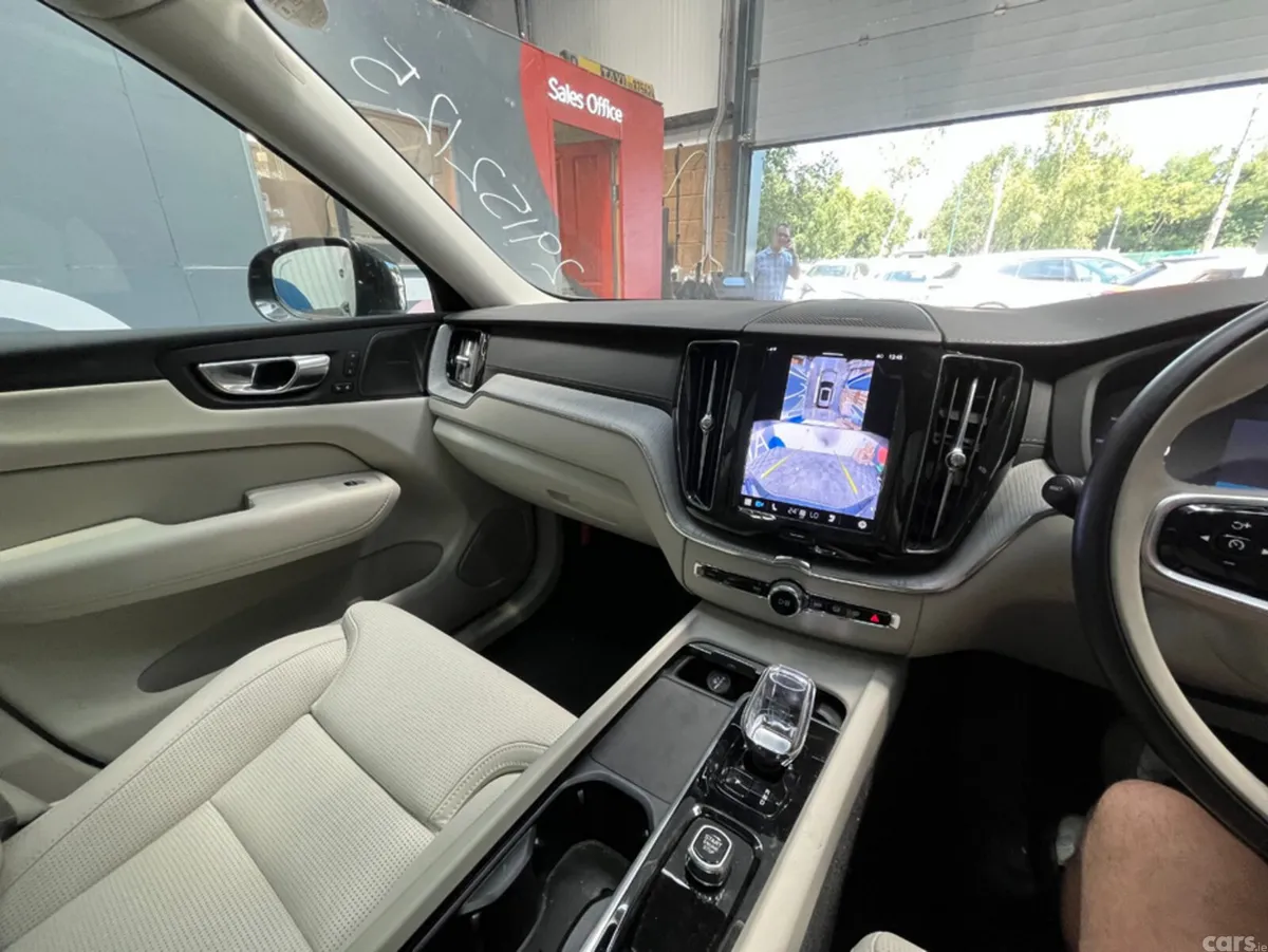 Volvo XC60 SUV, Petrol Plug-in Hybrid, 2025, Blue
