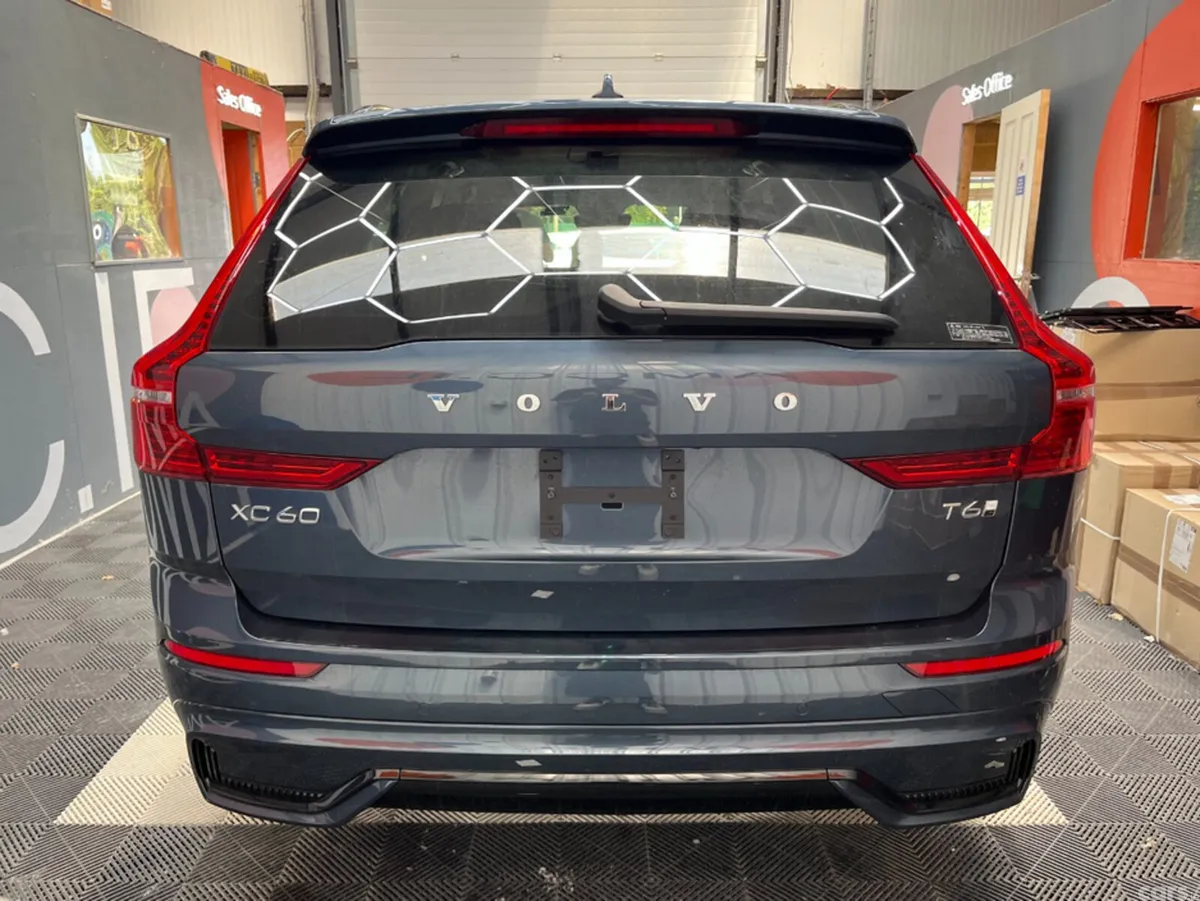 Volvo XC60 SUV, Petrol Plug-in Hybrid, 2025, Blue