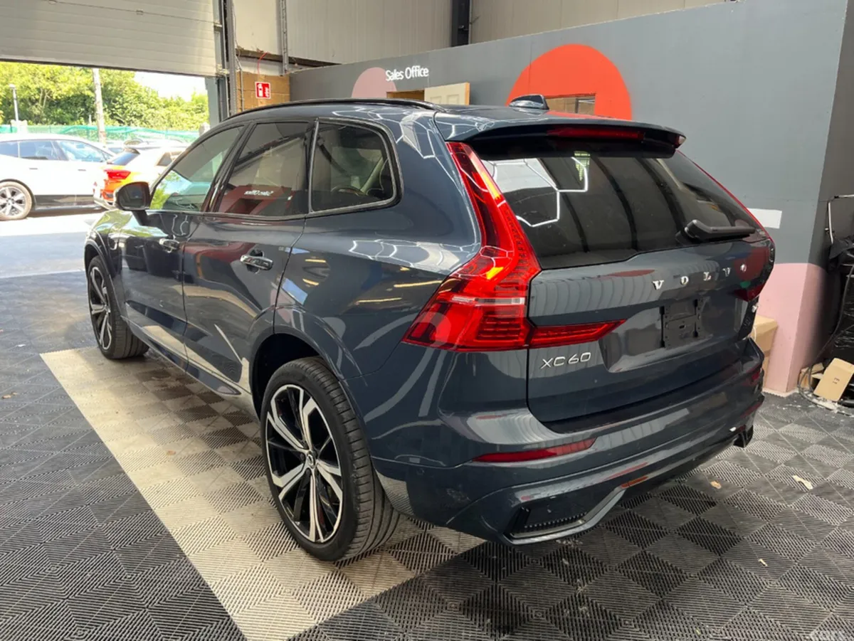 Volvo XC60 SUV, Petrol Plug-in Hybrid, 2025, Blue