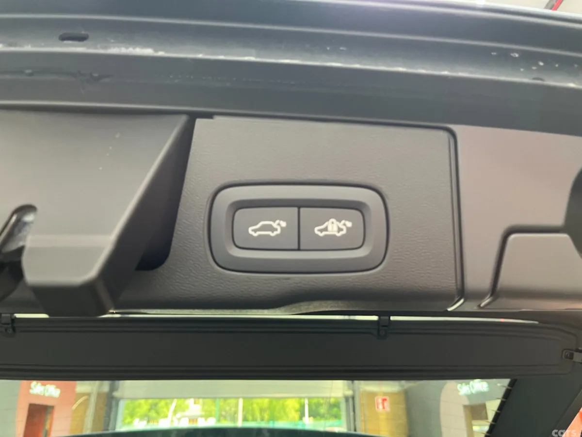 Volvo XC60 SUV, Petrol Plug-in Hybrid, 2025, Blue