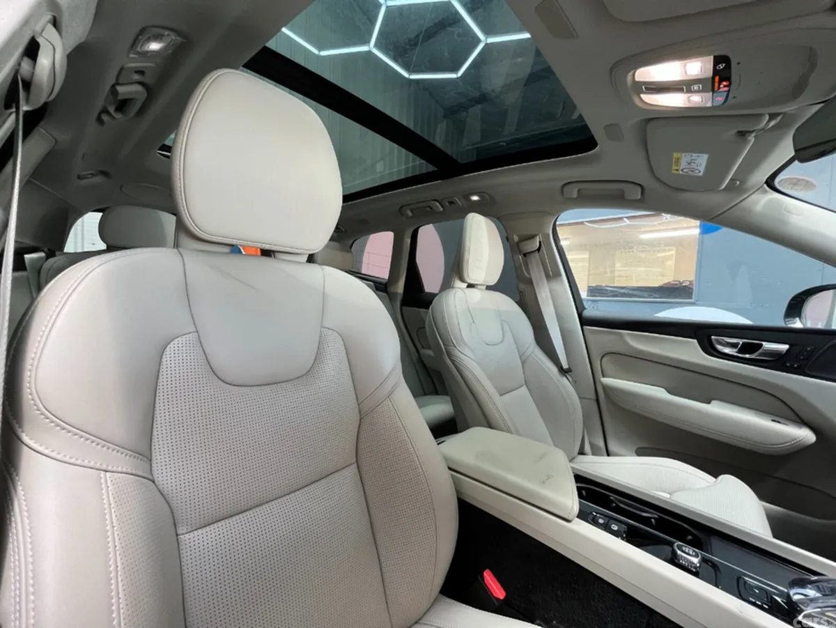 Volvo XC60 SUV, Petrol Plug-in Hybrid, 2025, Blue