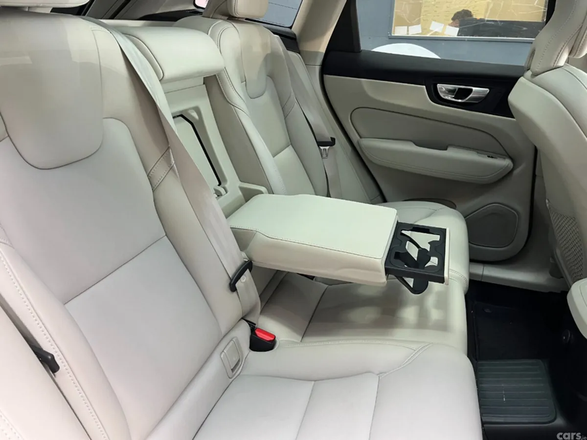 Volvo XC60 SUV, Petrol Plug-in Hybrid, 2025, Blue