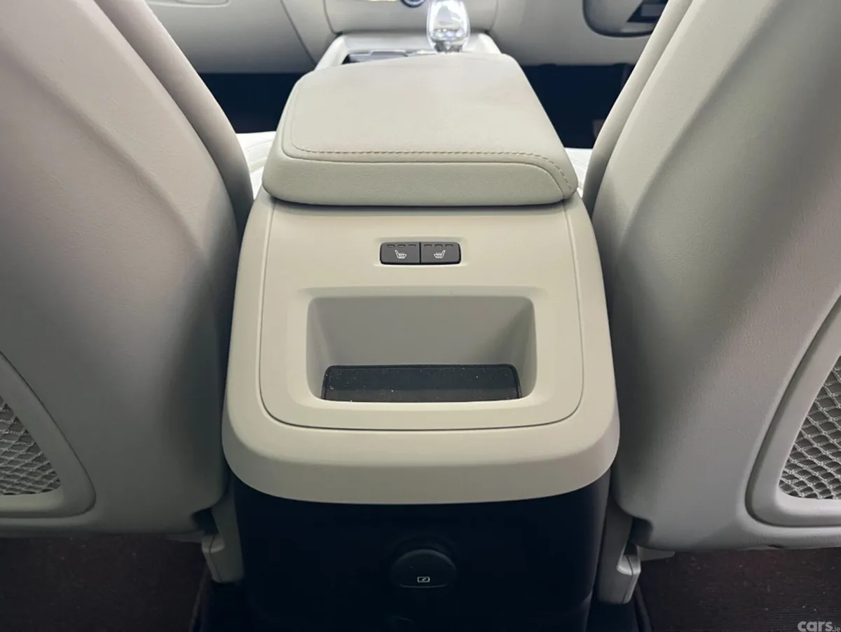 Volvo XC60 SUV, Petrol Plug-in Hybrid, 2025, Blue