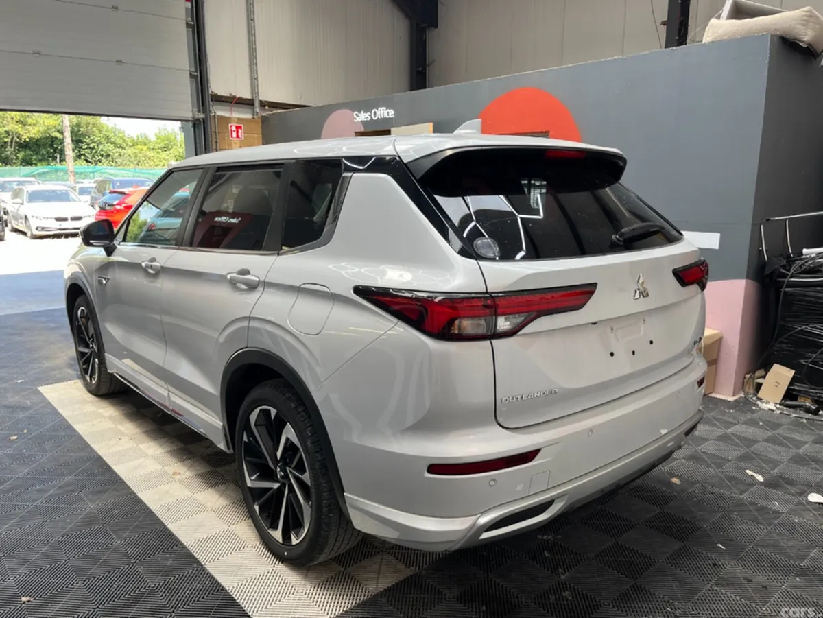 Mitsubishi Outlander SUV, Petrol, 2024, White