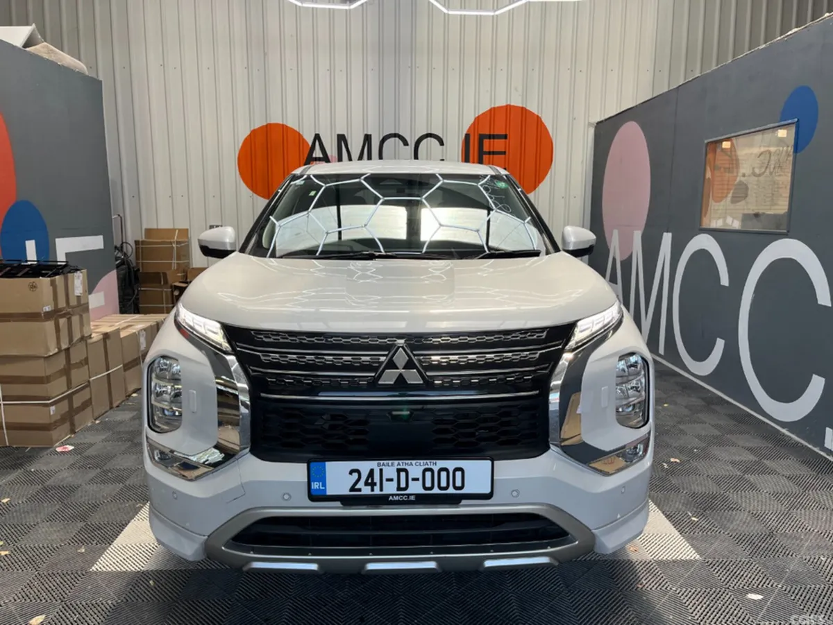 Mitsubishi Outlander SUV, Petrol, 2024, White