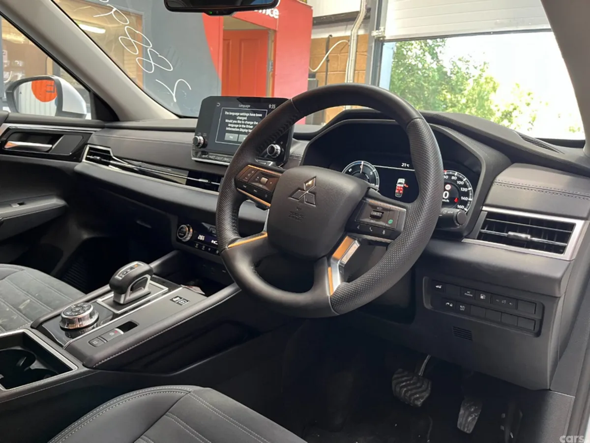 Mitsubishi Outlander SUV, Petrol, 2024, White