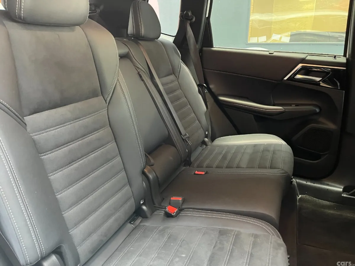 Mitsubishi Outlander SUV, Petrol, 2024, White