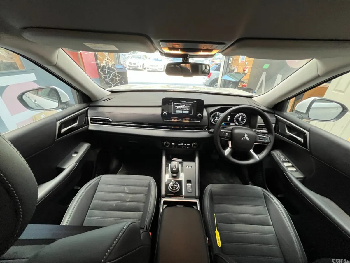 Mitsubishi Outlander SUV, Petrol, 2024, White