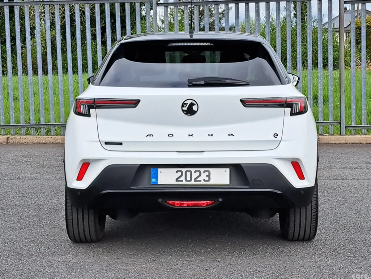 Opel Mokka Hatchback, Electric, 2023, White
