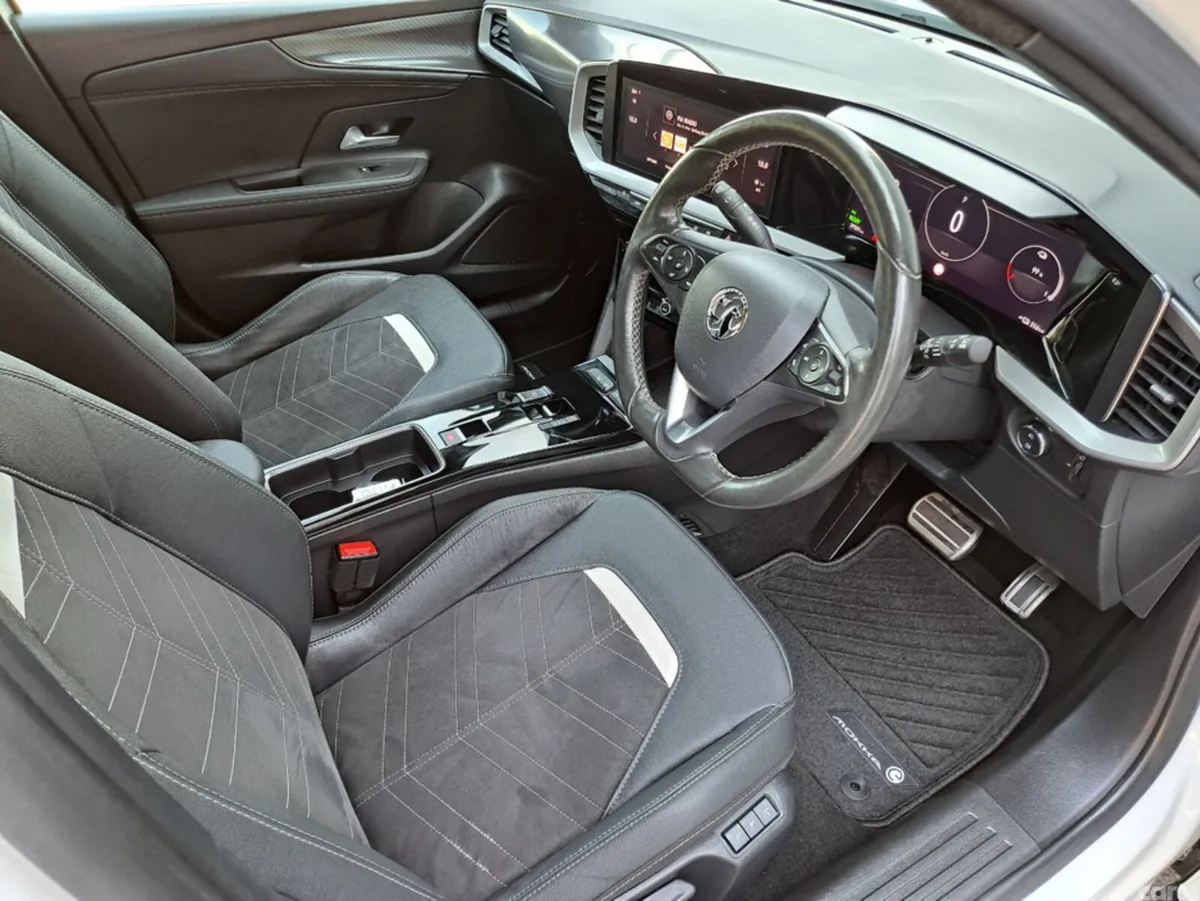 Opel Mokka Hatchback, Electric, 2023, White