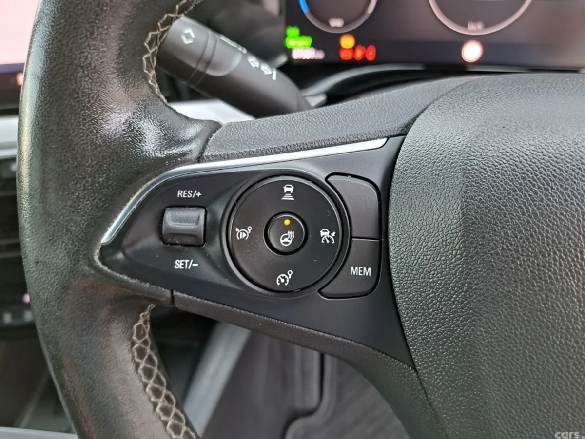 Opel Mokka Hatchback, Electric, 2023, White