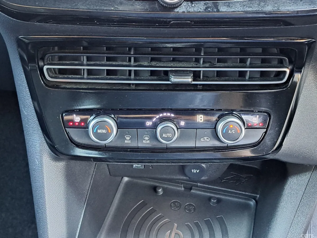 Opel Mokka Hatchback, Electric, 2023, White