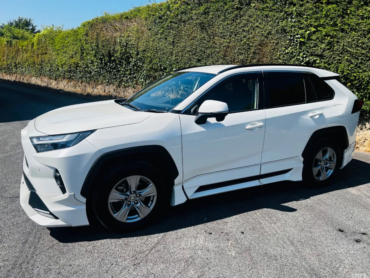Toyota RAV4 SUV, Petrol Hybrid, 2022, White