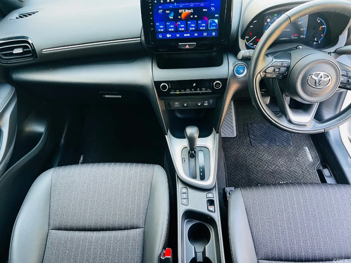 Toyota Yaris Cross SUV, Petrol Hybrid, 2023, White